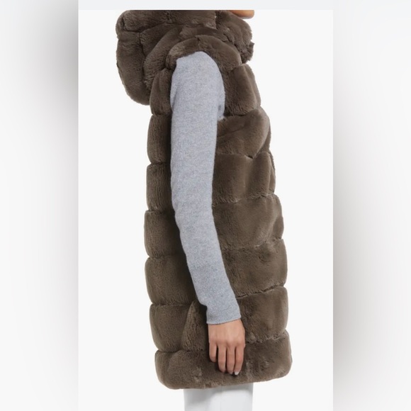 🐻 Via Spiga Grooved Faux Fur Hooded Vest in Taupe size L - Picture 3 of 7